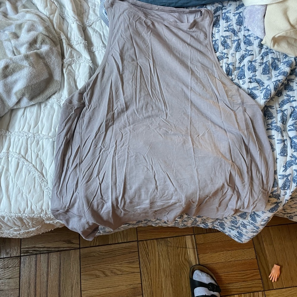 Size 12 lululemon workout tank top